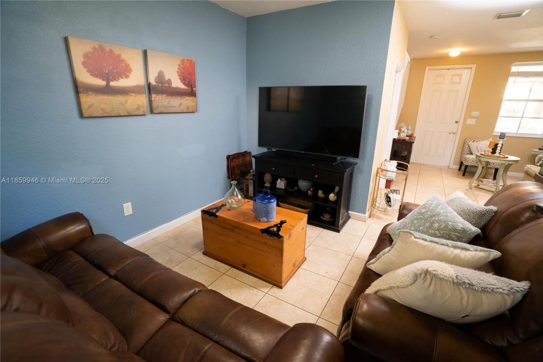 9239 SW 227th 12, Cutler Bay, Florida 33190, HOA KỲ