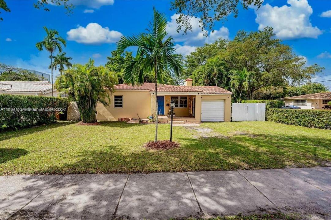 600 Minola Dr, Miami Springs, Флорида 33166, Соединенные Штаты