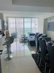 1861 NW S River Dr 904, Miami, Florida 33125, USA