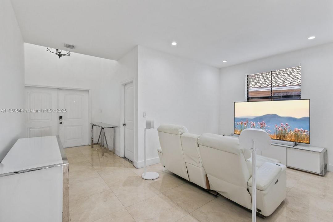 875 NW 97th Ct, Miami, Floryda 33172, USA