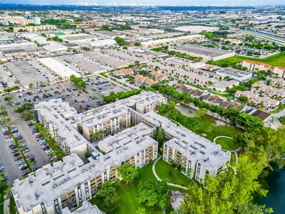 10000 NW 80th Ct 2247, Hialeah Gardens, Florida 33016