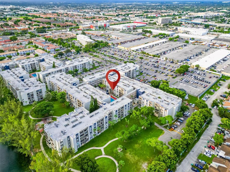 10000 NW 80th Ct 2247, Hialeah Gardens, Florida 33016