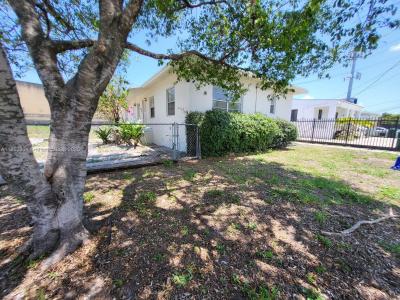 640 NW 77th St A, Miami, Florida 33150, USA