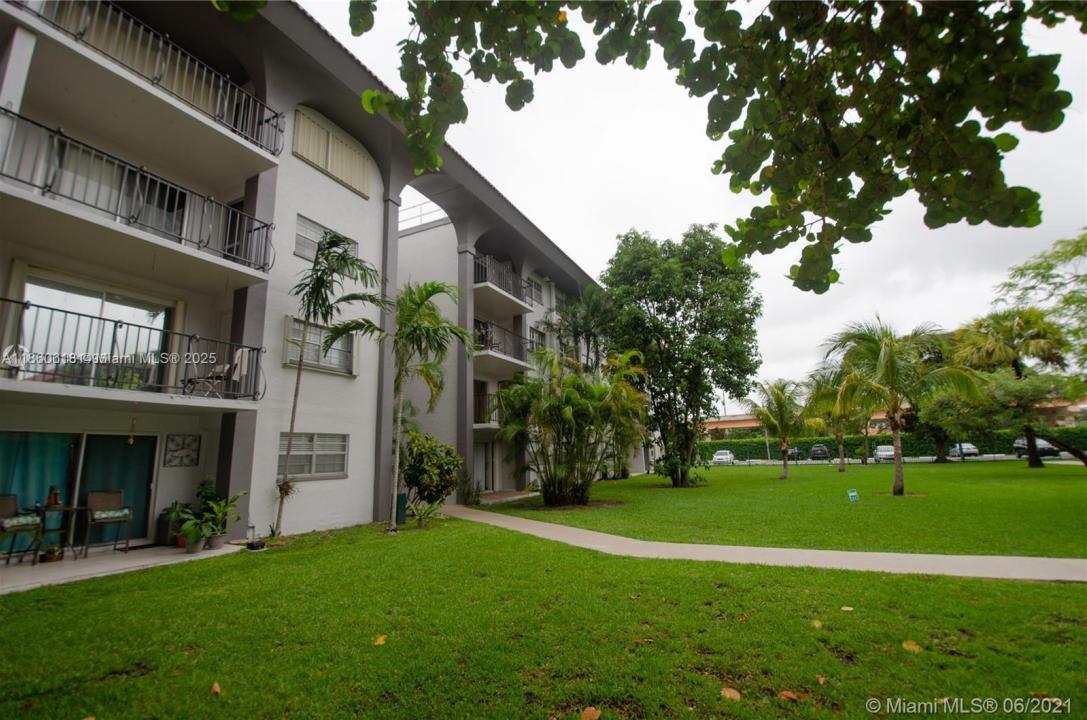 8101 SW 72nd Ave 311, Miami, Florida 33143, Amerika Birleşik Devletleri