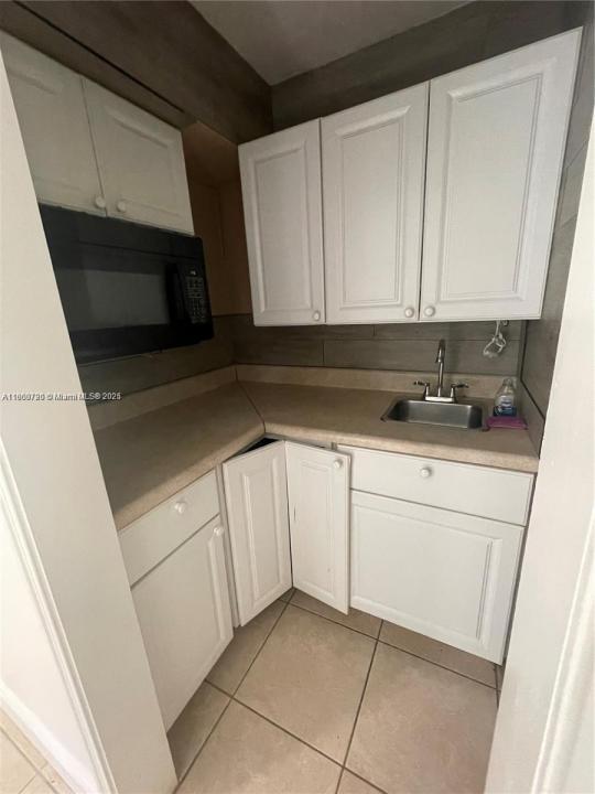 633 Mokena Dr 1, Miami Springs, Flórida 33166, Estados Unidos