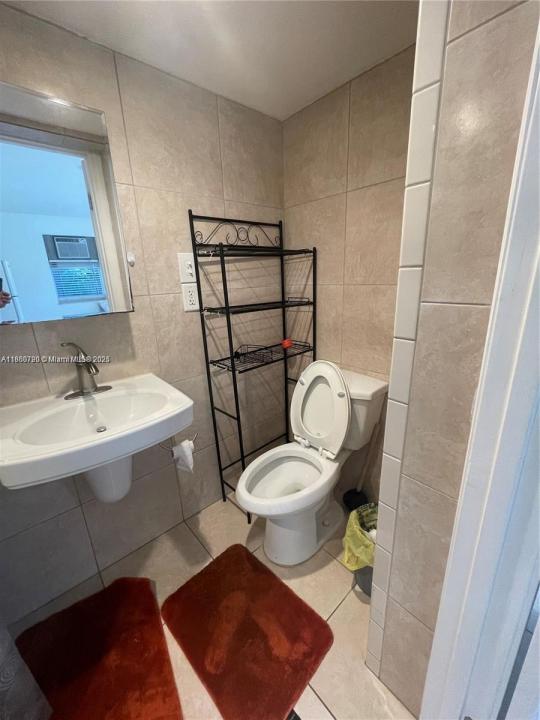 633 Mokena Dr 1, Miami Springs, Flórida 33166, Estados Unidos