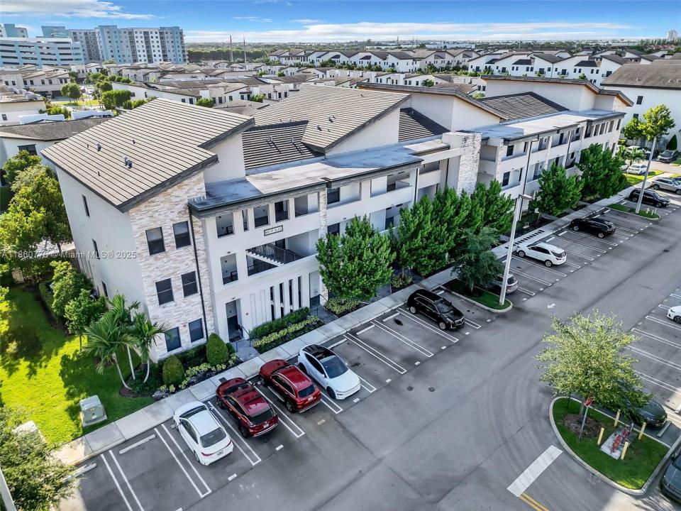 8045 NW 104th Ave 32, Doral, Flórida 33178, Estados Unidos