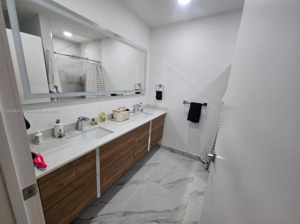15737 Woodgate Ct B, Sunrise, Florida 33326, USA