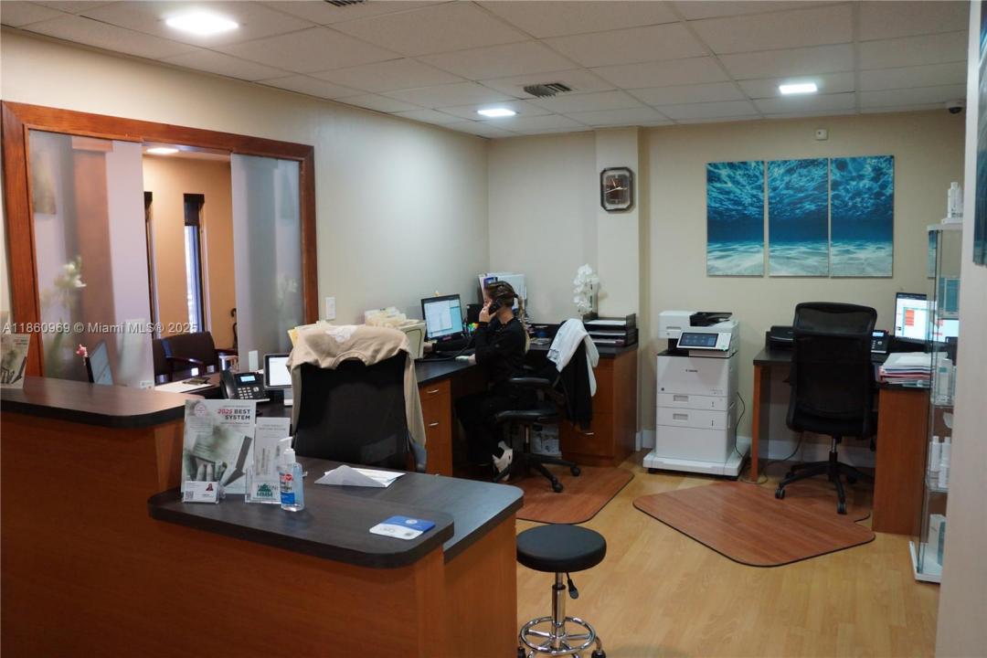 12301 Taft St Suite 1, Pembroke Pines, Флорида 33026, Соединенные Штаты