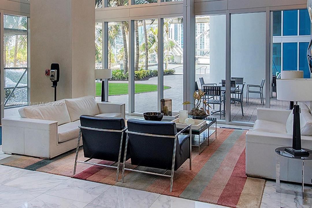 185 SW 7th St 4106, Miami, فلوريدا 33130, الولايات المتحدة