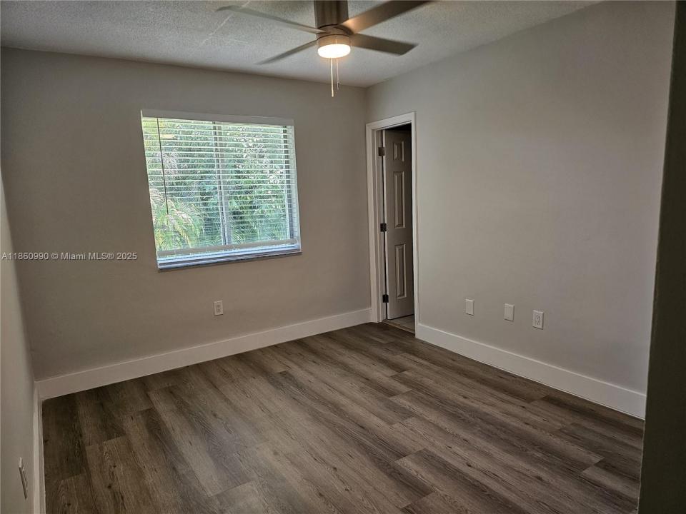 560 NE 63rd St 3, Miami, Florida 33138, Estados Unidos