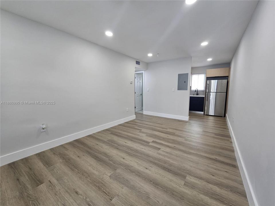 560 NE 63rd St 3, Miami, Florida 33138, Estados Unidos