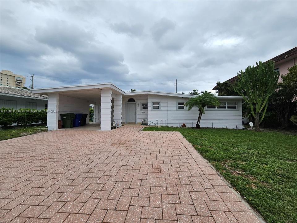 4628 Bougainvilla Dr, Lauderdale By The Sea, Florida 33308, USA