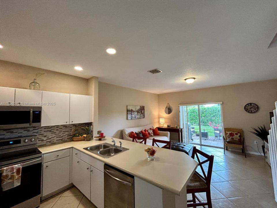 5761 NW 115th Ct 109, Doral, Florida 33178, USA