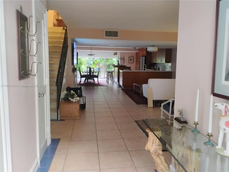 612 NE 27th Ave, Hallandale Beach, Floride 33009, États-Unis