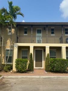1318 SW 147th Ter 1318, Pembroke Pines, Florida 33027, USA