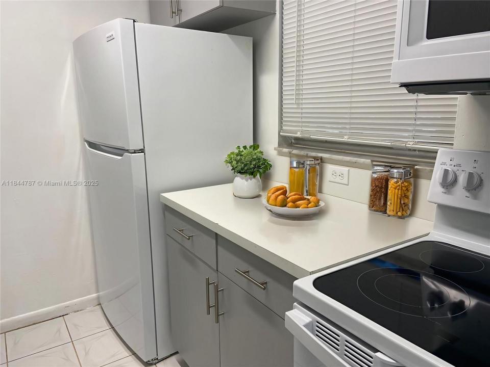 3201 NW 103rd Ter 101-C, Coral Springs, Floryda 33065, USA