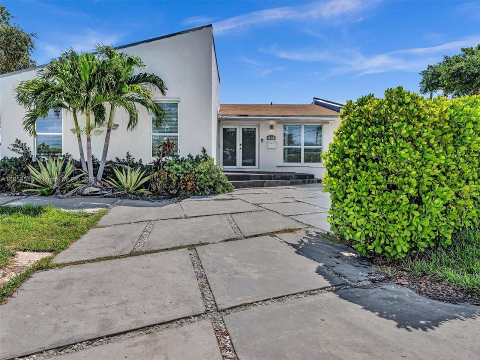 2001 NE 122nd Rd PH, North Miami, 佛罗里达州 33181, 美国