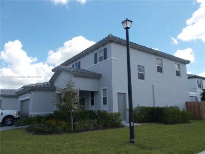 879 SE 26th Ter, Homestead, Florida 33035, USA
