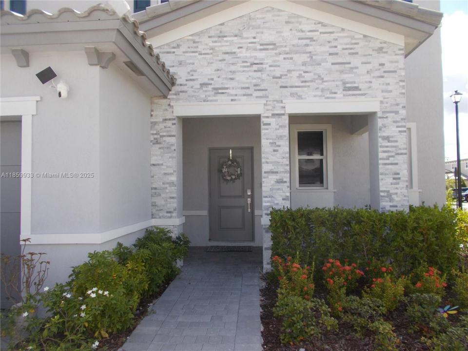 879 SE 26th Ter, Homestead, Florida 33035