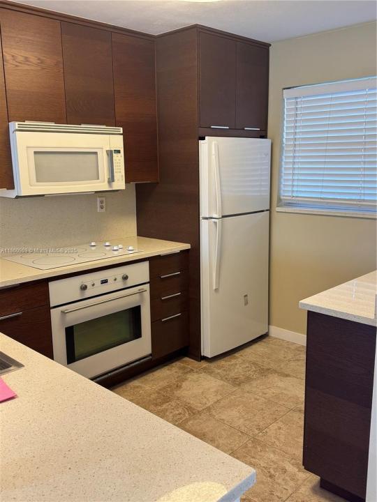 1811 Sabal Palm Dr 403, Davie, Flórida 33324, Estados Unidos