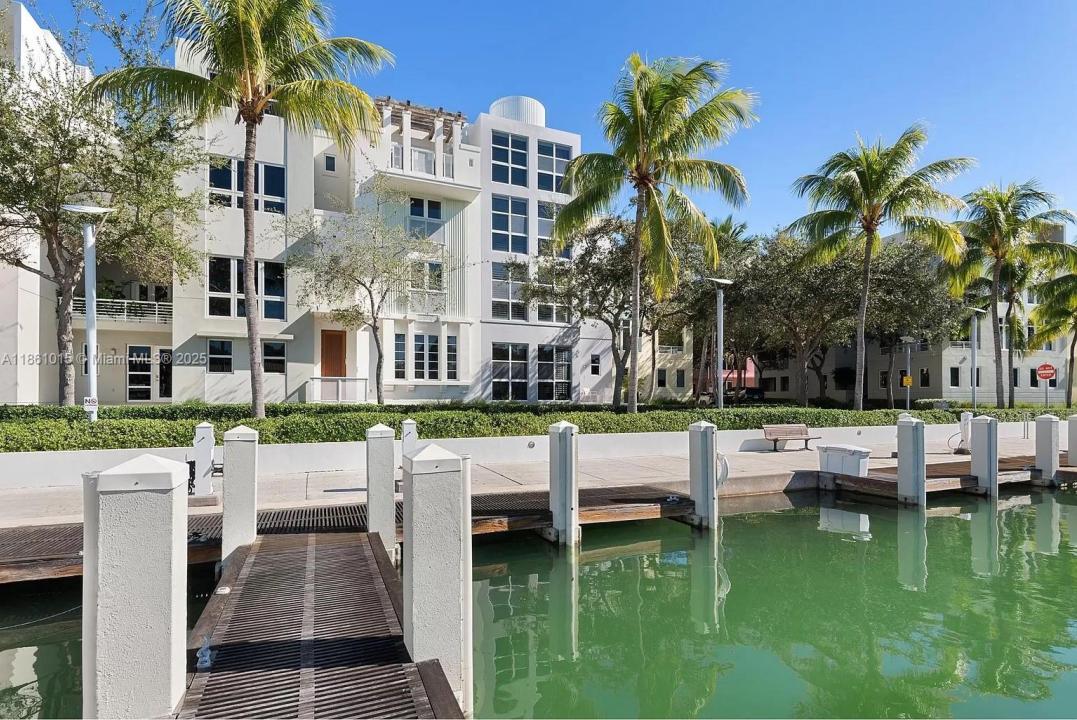 6101 W Laguna Dr W 6101, Miami Beach, Floryda 33141, USA