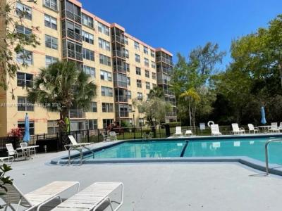 17890 W Dixie Hwy 219, North Miami Beach, Florida 33160, USA