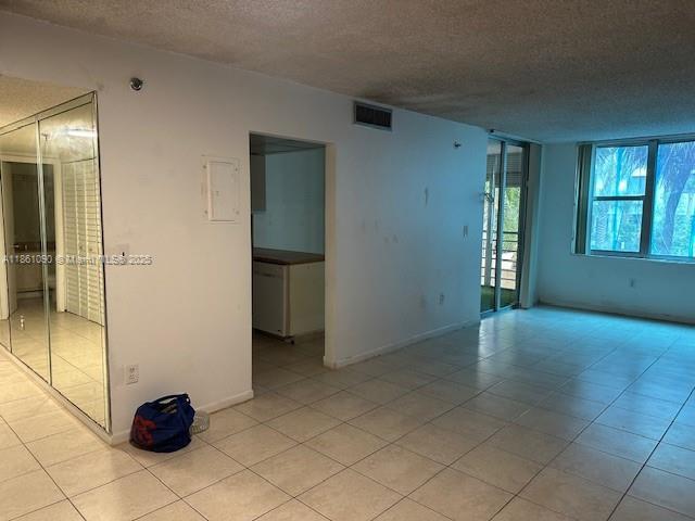 17890 W Dixie Hwy 219, North Miami Beach, Floride 33160, États-Unis