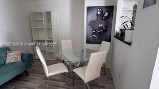 2141 Biarritz Dr 4, Miami Beach, Florida 33141, USA