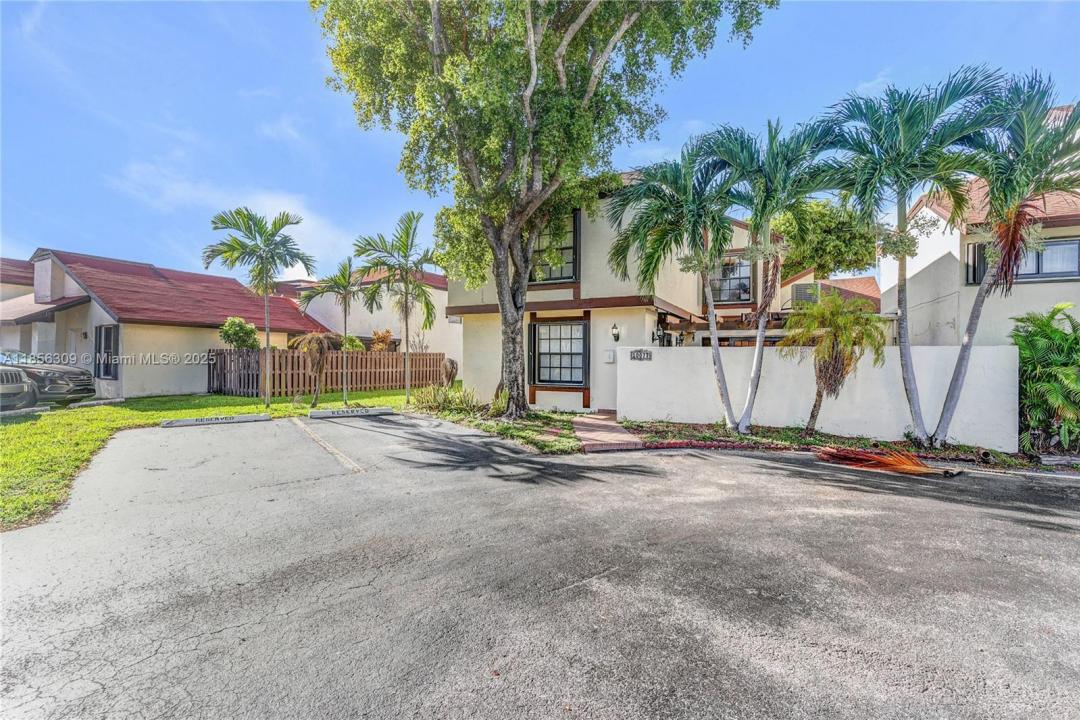 10077 NW 5th Ter 10077, Miami, Флорида 33172, Соединенные Штаты