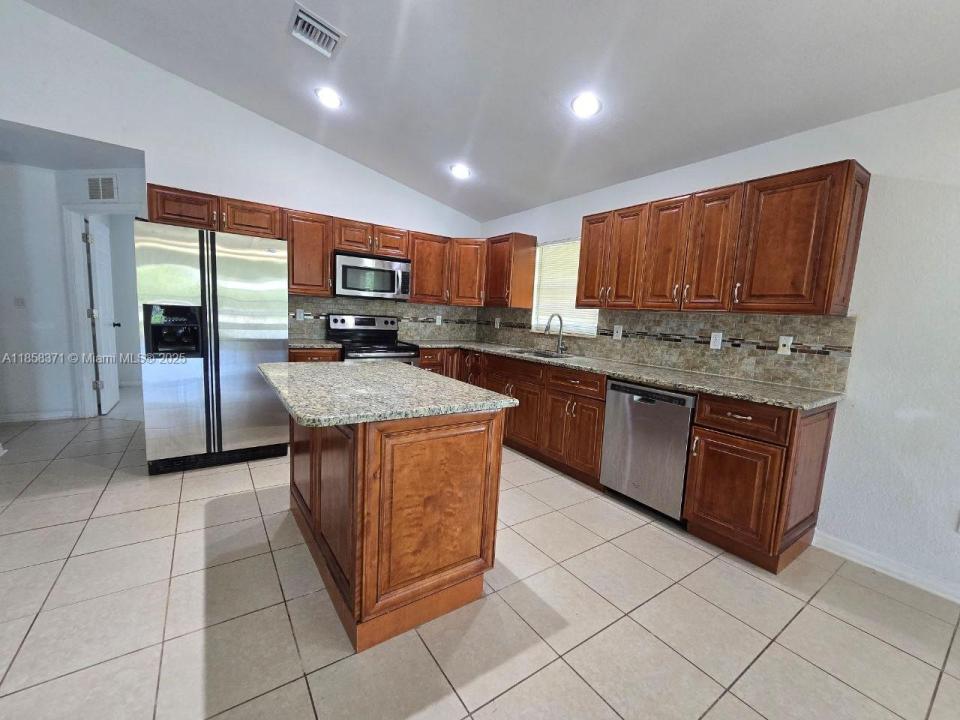 3510 5th ST SW, Lehigh Acres, Floride 33976, États-Unis