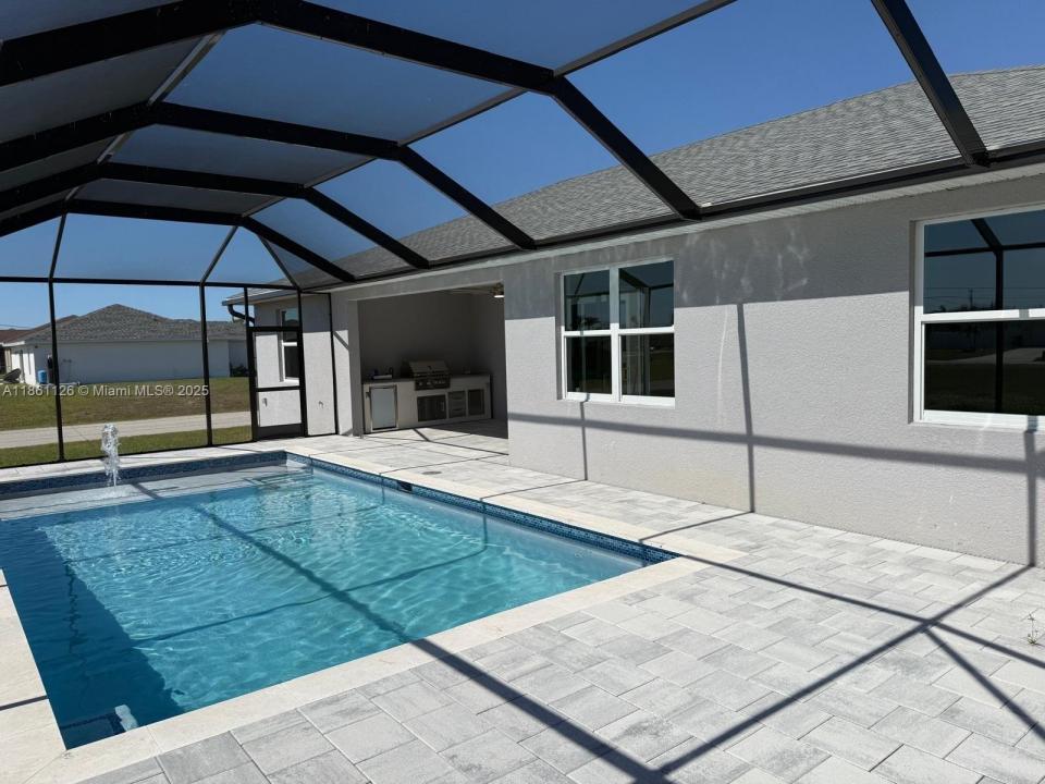2153 NW 18, Cape Coral, Floryda 33993, USA