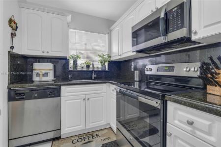 2651 E Sunrise Lakes Dr 104, Sunrise, Florida 33322, USA