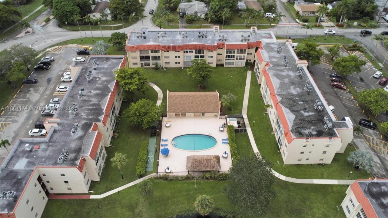 2651 E Sunrise Lakes Dr 104, Sunrise, Floride 33322, États-Unis