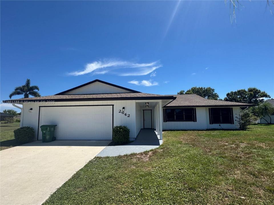 2642 SE Emmett Rd, Port St. Lucie, Florida 34952