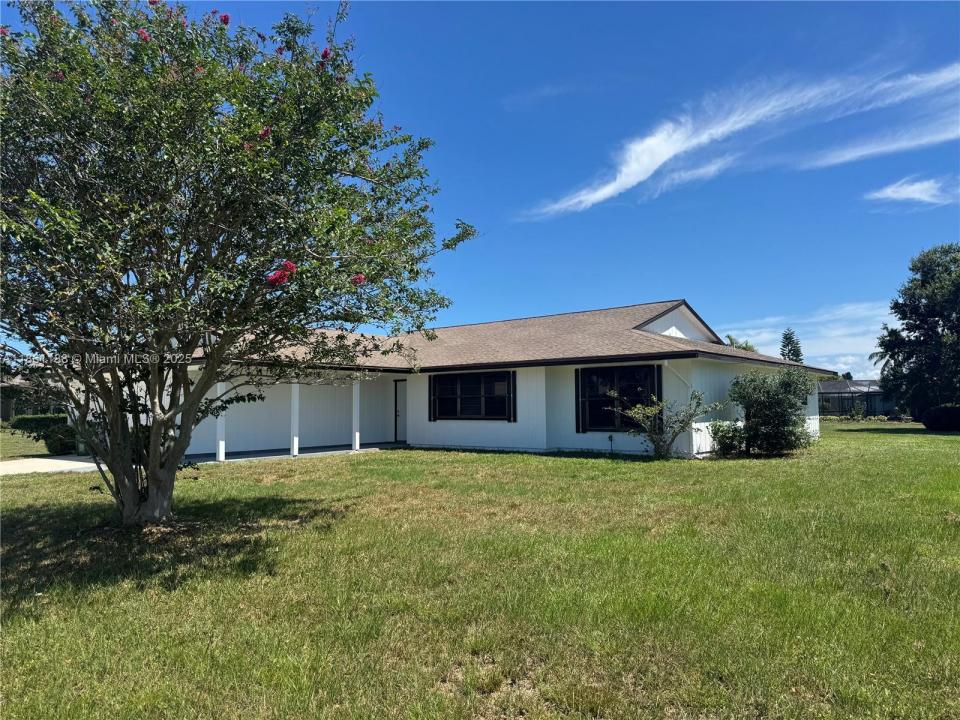 2642 SE Emmett Rd, Port St. Lucie, Florida 34952