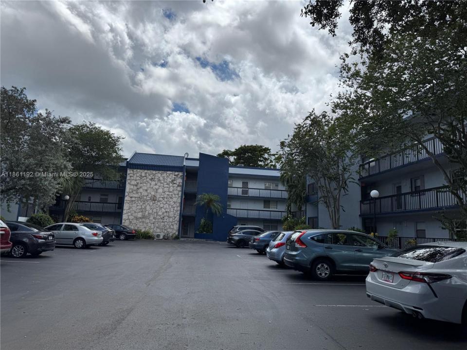 3090 Holiday Springs Blvd 206, Margate, Floride 33063, États-Unis