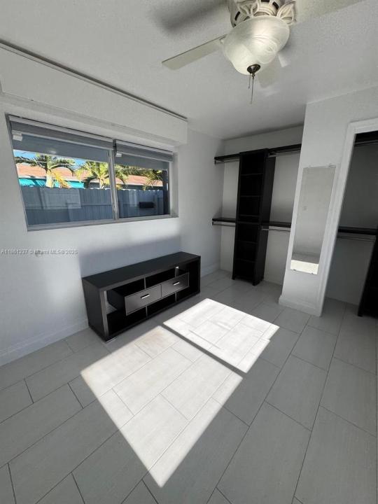 2415 Thomas B, Hollywood, Florida 33020, Amerika Birleşik Devletleri