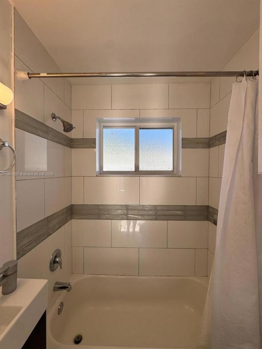 2415 Thomas B, Hollywood, Florida 33020, Amerika Birleşik Devletleri