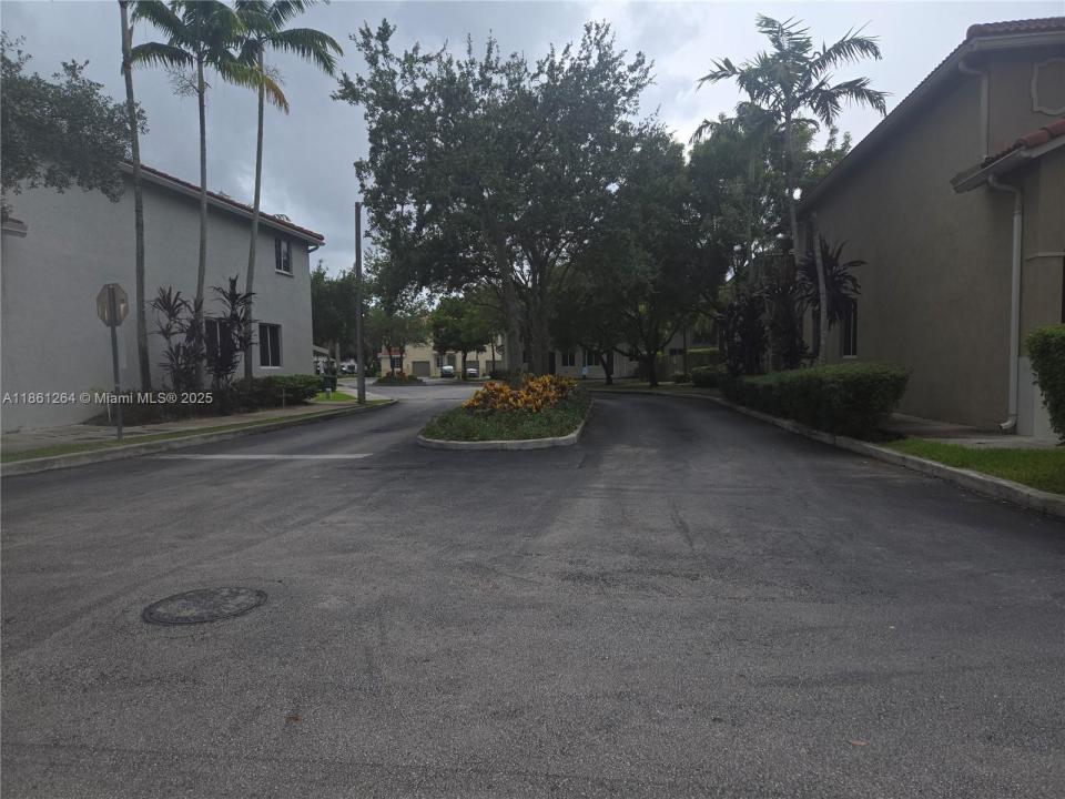 21205 NW 14 PL 819, Miami Gardens, Флорида 33169, Соединенные Штаты