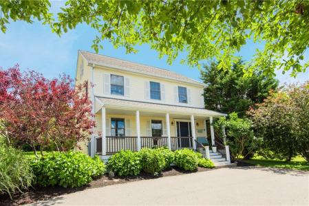 663 Aquidneck Avenue, Middletown, Rhode Island 02842