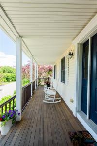 663 Aquidneck Avenue, Middletown, Rhode Island 02842