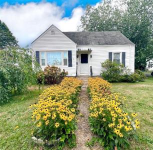 86 Maple Avenue, Middletown, RI 02842, USA