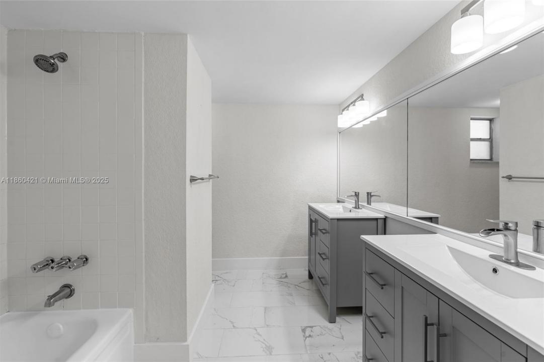 4215 N University Dr 203, Sunrise, Floride 33351, États-Unis