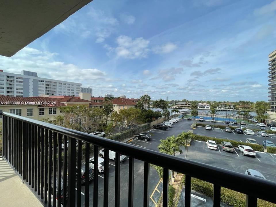2049 S Ocean Dr 401, Hallandale Beach, Flórida 33009, Estados Unidos