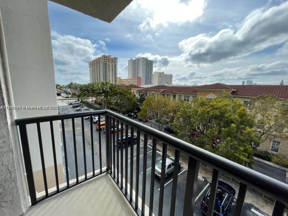 2049 S Ocean Dr 401, Hallandale Beach, Flórida 33009, Estados Unidos