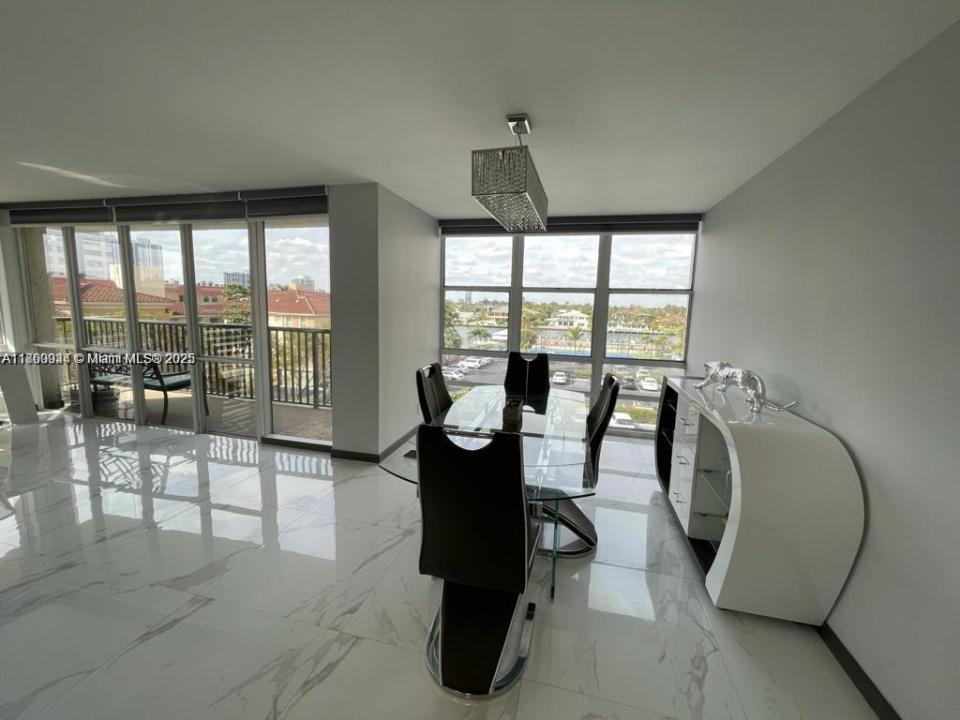 2049 S Ocean Dr 401, Hallandale Beach, Flórida 33009, Estados Unidos
