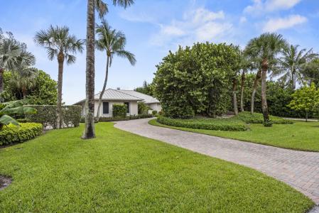 77 N Beach Road, Jupiter Island, Florida 33455