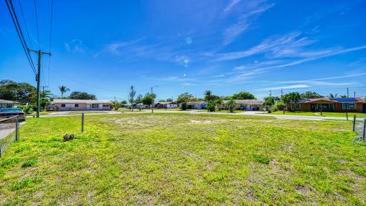 398 W 23rd Street, Riviera Beach, Florida 33404