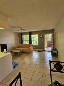 3081 NW 47TH TER 112, Lauderdale Lakes, Florida 33313, USA